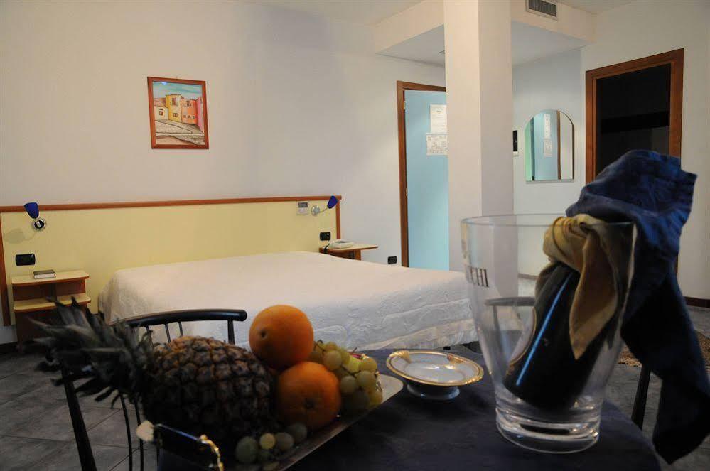 ריברה Hotel Miravalle מראה חיצוני תמונה