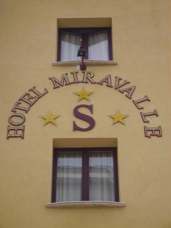 ריברה Hotel Miravalle מראה חיצוני תמונה