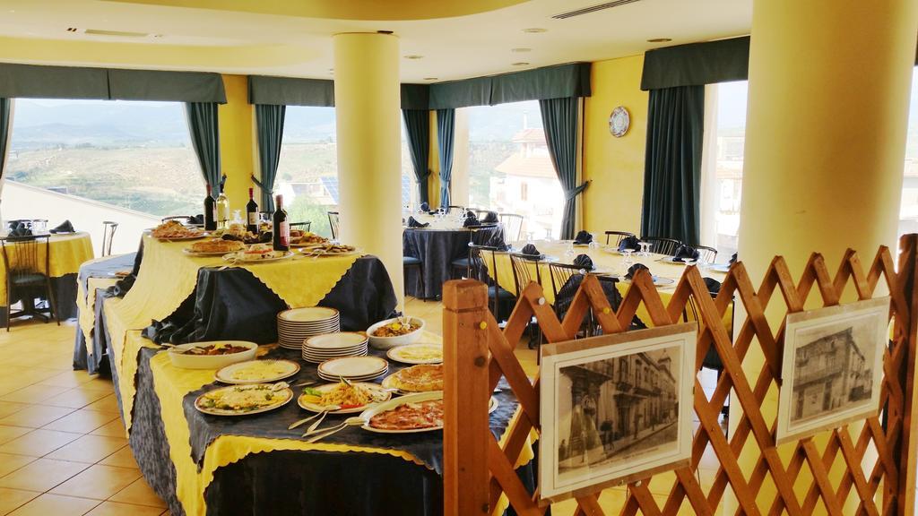 ריברה Hotel Miravalle מראה חיצוני תמונה