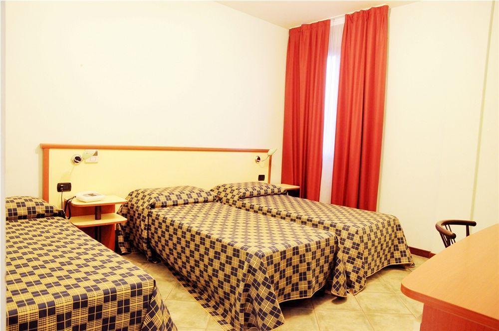 ריברה Hotel Miravalle מראה חיצוני תמונה