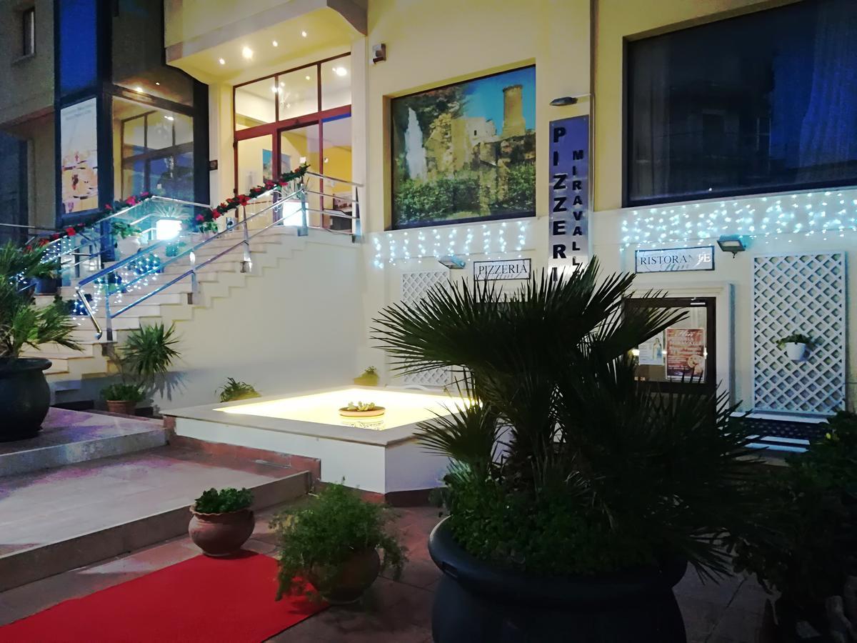ריברה Hotel Miravalle מראה חיצוני תמונה