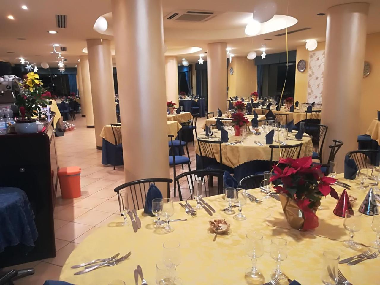 ריברה Hotel Miravalle מראה חיצוני תמונה